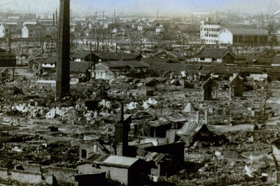 米軍機の空襲被害を受けた堺市内中心部＝同市提供
