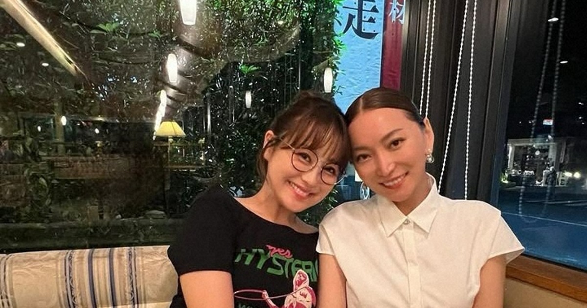 鈴木奈々、加藤綾菜＆加藤茶夫妻との豪華ランチ！親友との笑顔溢れるファミレスデートを公開