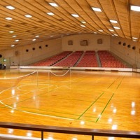 旧香川県立体育館（船の体育館）の内部。湾曲した屋根の下に大空間が実現されている＝「旧香川県立体育館再生委員会」提供