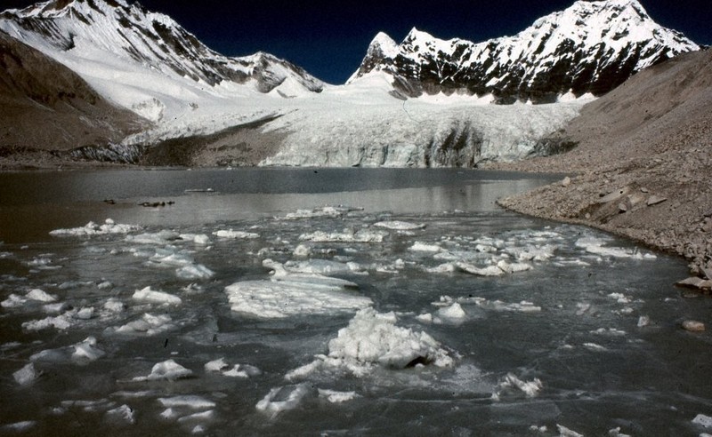 24色のペン：氷が消える恐怖＝平塚雄太 | 毎日新聞