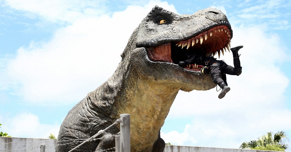 ジャングリア沖縄」25日オープン 森を舞台に“恐竜”体験 | 毎日新聞