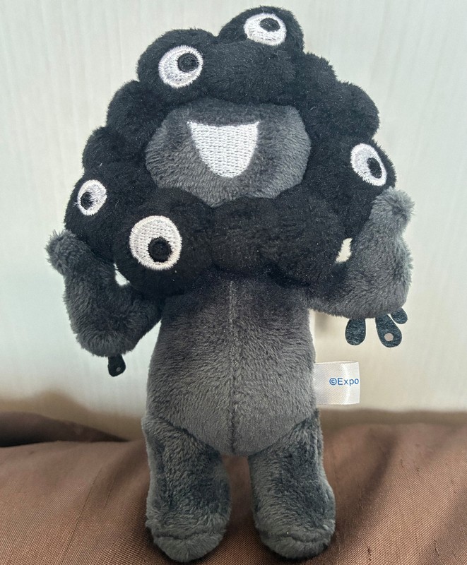 黒ミャクミャク　立ち　ぬいぐるみ　人気完売品　万博限定 黒ミャクミャク 立ち ぬいぐるみ 人気完売品 万博限定