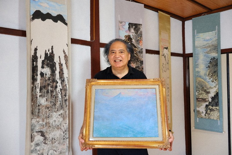 北斎道子 『日も暮れて』 パサディナ美術館出展作 親子作 二科展作家 油彩20号 富士山テーマに有道佐一作品展 きょうから綾部 ／京都 | 毎日新聞