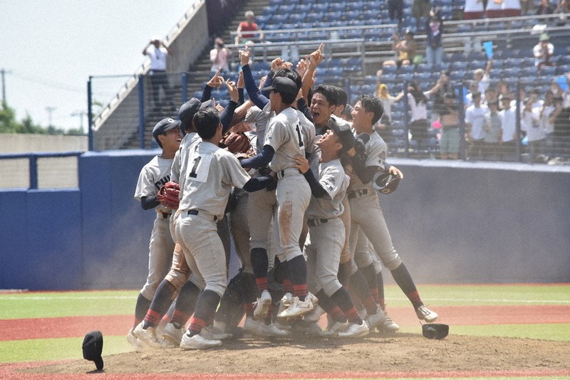 無念の不戦敗から4年、母校に戻った中越OB 後輩に託す夏の甲子園