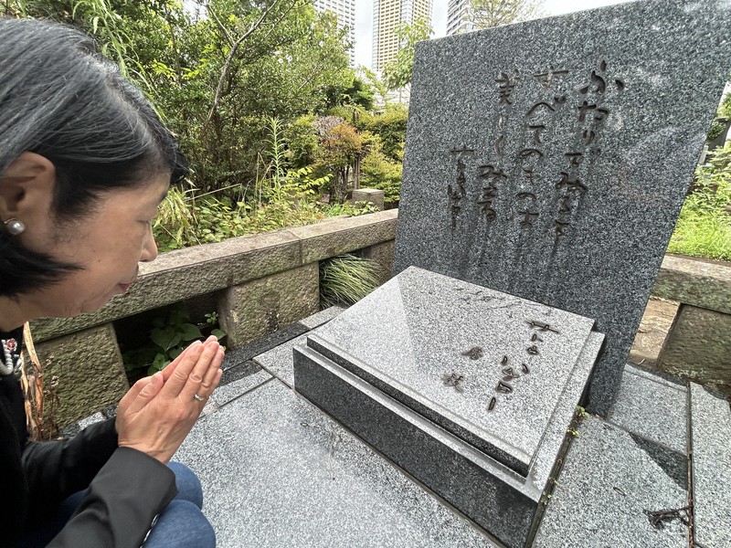 滝野隆浩の掃苔記：サトウハチローの伝言 | 毎日新聞