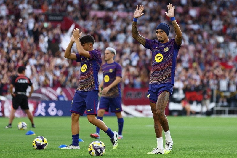 バルサ、「世界基準」のプレーで魅了 J1神戸・三木谷会長に拍手も