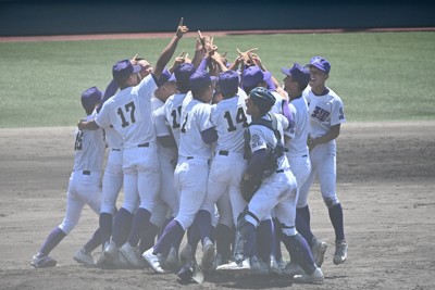 天理、智弁学園破り3年ぶりの甲子園切符 高校野球奈良大会 | 毎日新聞