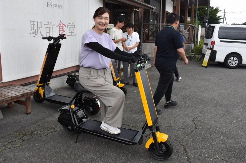 太陽光スクーター 手軽な交通手段に 横瀬で実証実験 ／埼玉 | 毎日新聞