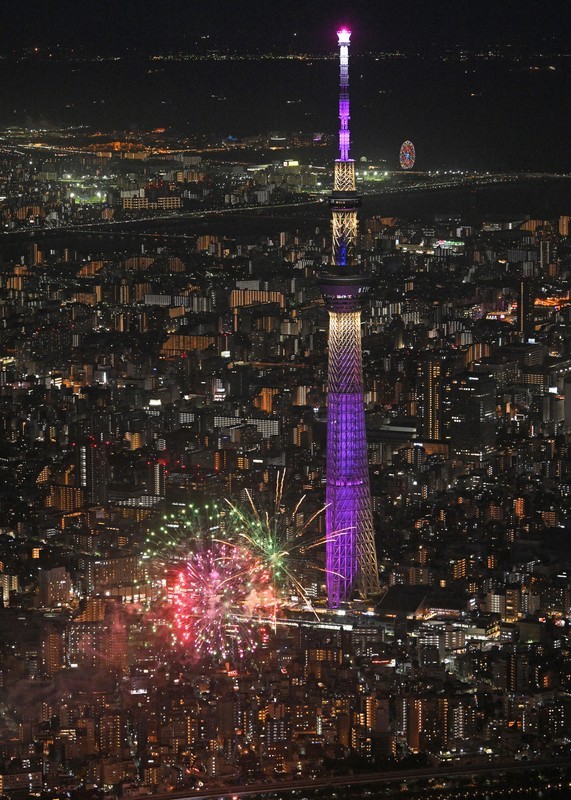In Photos: Sumida River fireworks light up downtown Tokyo