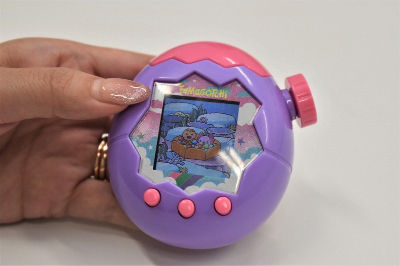 少子化でも伸びるおもちゃ市場 平成レトロ「たまごっち」がけん引