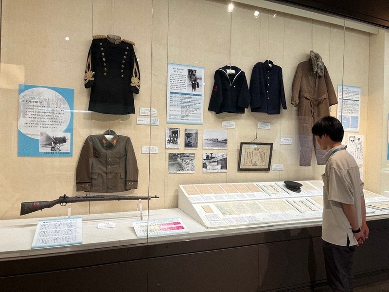戦後80年：薄れぬ市民の記憶集め 小山市立博物館 手紙や軍服展示