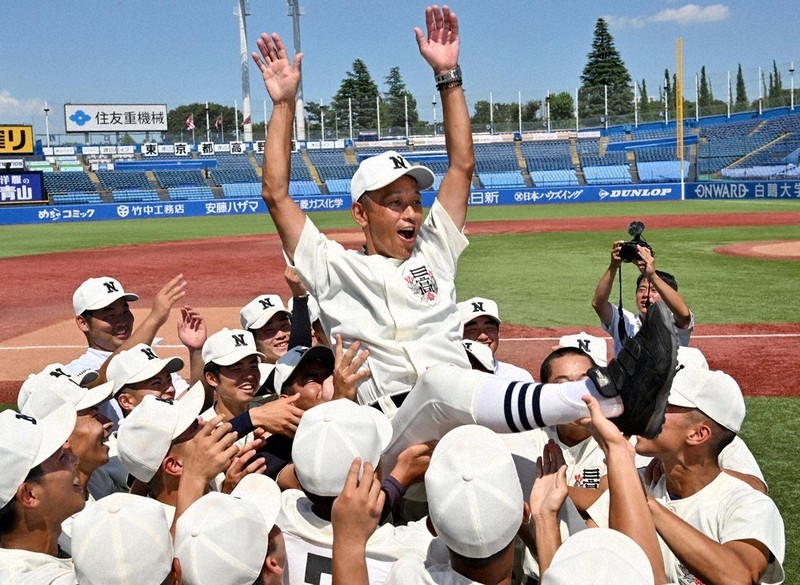 全国高校野球 西東京大会 日大三、2年ぶり頂点 光る粘りで逆転 ／東京