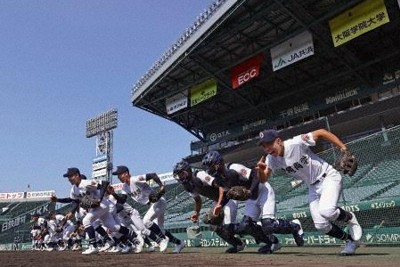 甲子園練習始まる まずは沖縄尚学、佐賀北 全国高校野球選手権 | 毎日新聞