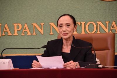 バレエや平和への思いを語る森下洋子さん＝東京都千代田区で2025年7月4日、河慧琳撮影