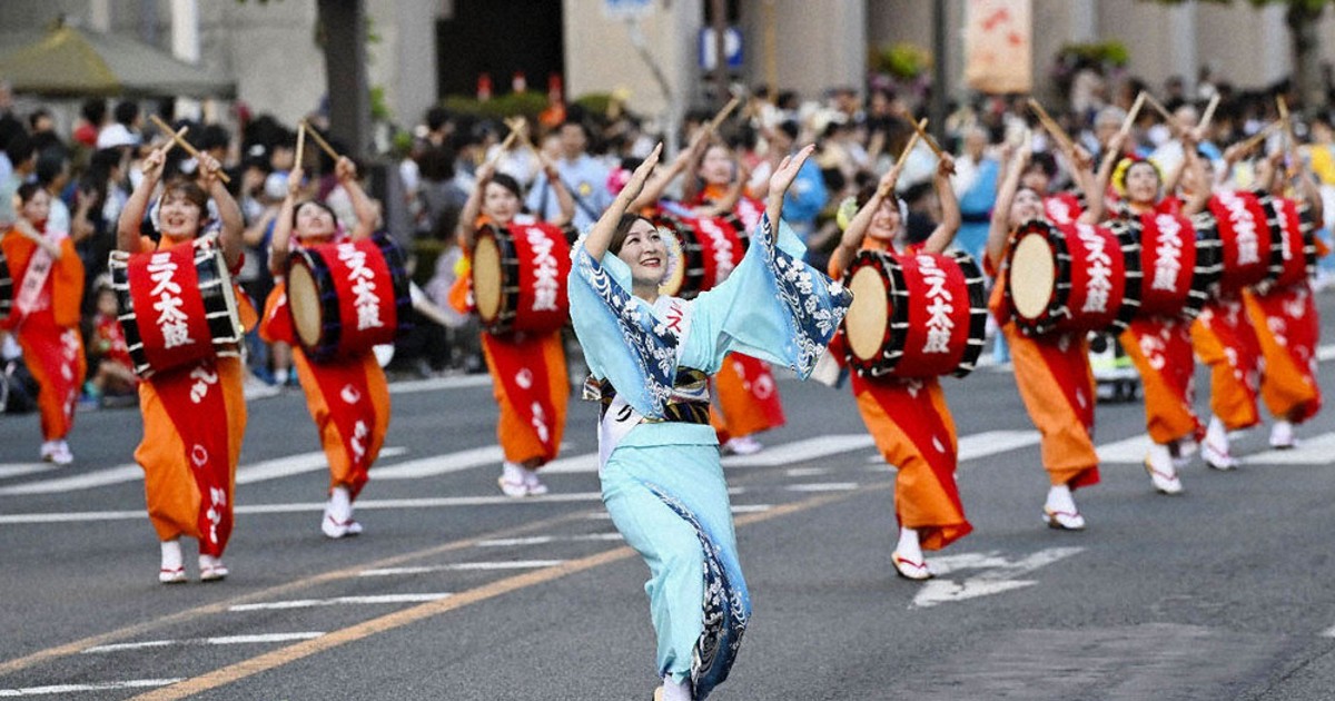 熱気あふれる群舞と太鼓 盛岡さんさ踊り 2万6000人参加予定 ／岩手