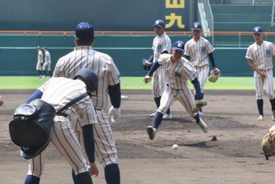 東大阪大柏原高校野球部チームパーカー ヤンキース風→「やんちゃ」色 東大阪大柏原の新ユニホーム