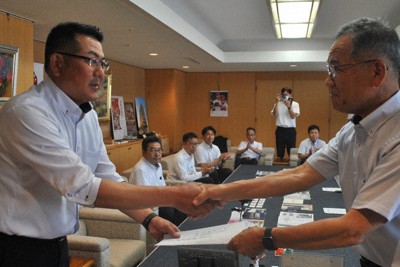 第96回都市対抗野球：「4強以上目指す」JFE西 福山市長に活躍誓う