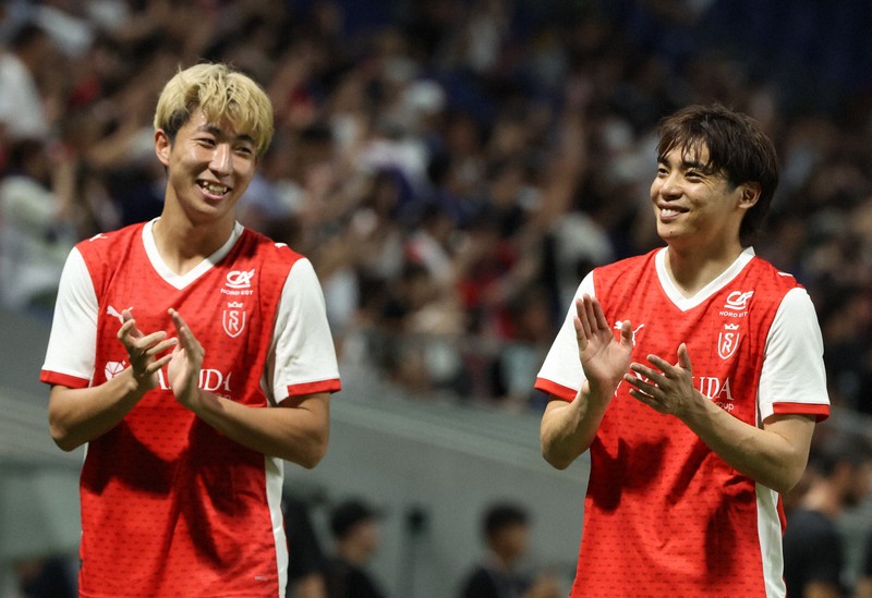 サッカー スタッド・ランス－ガ大阪 [写真特集3/15] | 毎日新聞