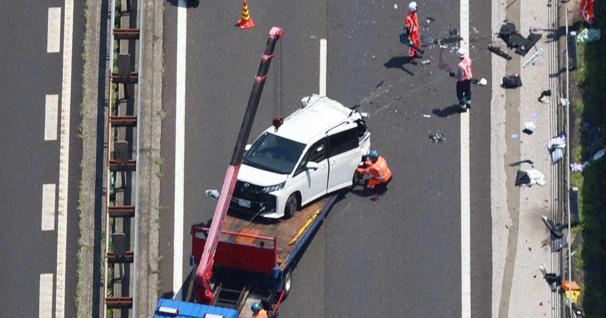 北陸道多重事故、トラックが車列に突っ込んだか　子ども含む8人搬送