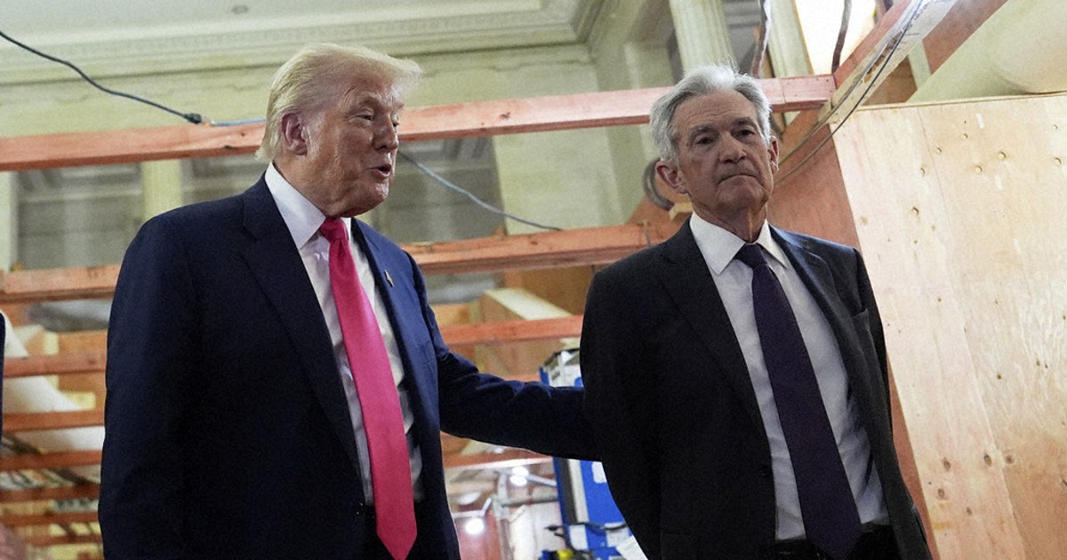 Trump calls on the Federal Reserve board to take full control of the central bank from Powell