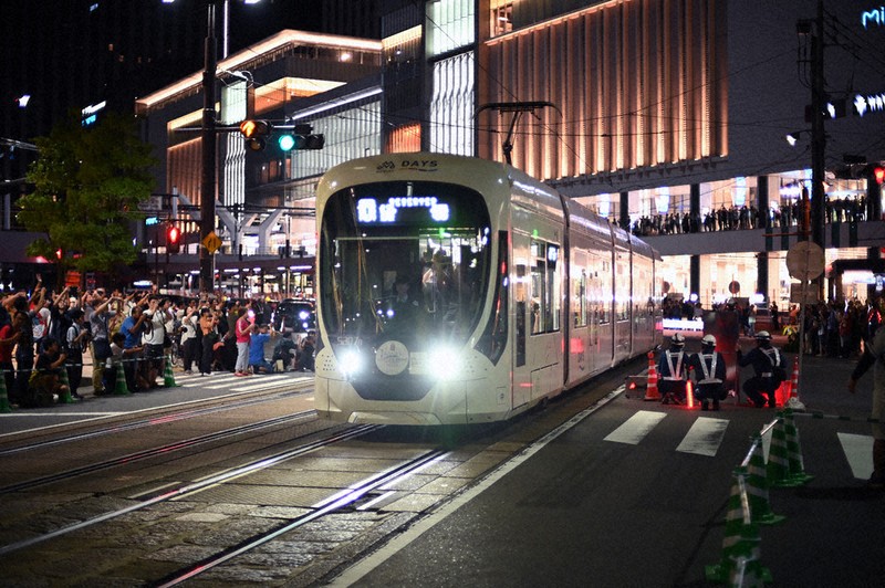 広電「駅前大橋ルート」開通 113年間ありがとう 路面路線400メートル