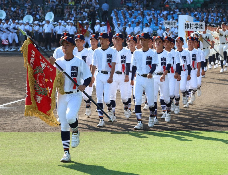 第107回全国高校野球 開会式 神村学園（鹿児島） 頂点へ輝け 堂々行進