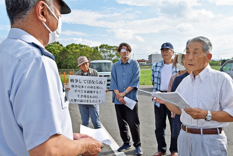 反戦願う広島原爆の日になぜ」 日英共同訓練に市民団体抗議 福岡