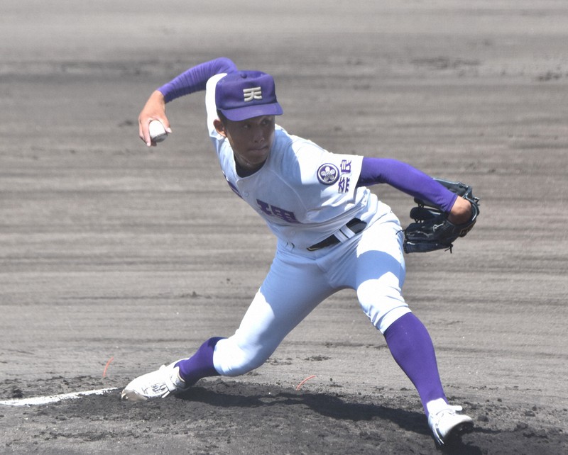 二刀流」やめました エース交代、天理の意図は？ 夏の甲子園 | 毎日新聞