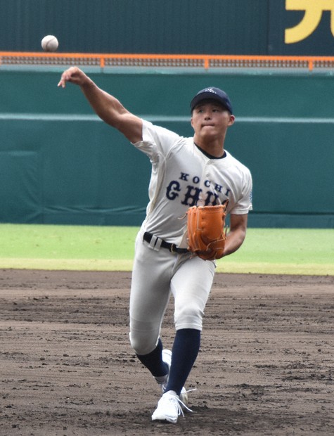 PLユニホーム復活？ 赤からデザイン変更の高知中央 夏の甲子園
