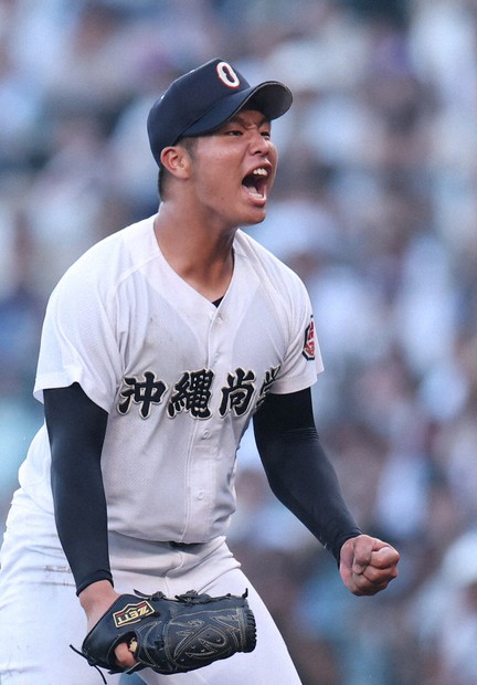 沖縄尚学の2年生左腕 パドレス松井のスライダー参考で14K | 毎日新聞