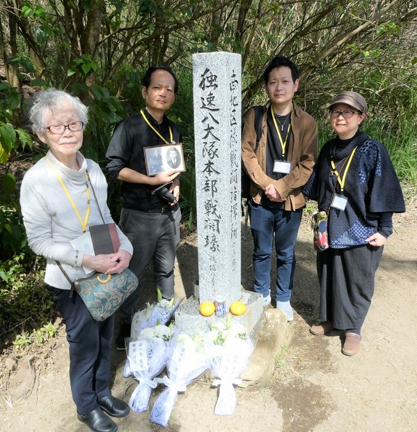 硫黄島からの手紙：若くして戦死、調べあぐねた祖父の人生 硫黄島訪問