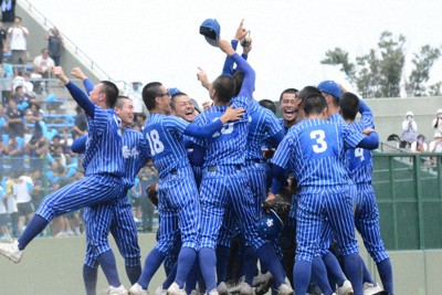 高校野球　栃木県　青藍泰斗ユニフォーム 青藍泰斗競り勝つ エースの仕事、140球熱投【高校野球栃木大会