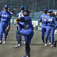 青藍泰斗が鮮やか青色の斬新ユニホームに込めた思い 夏の甲子園