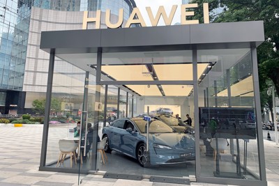 武漢市の商業施設にあるファーウェイストア（筆者撮影）