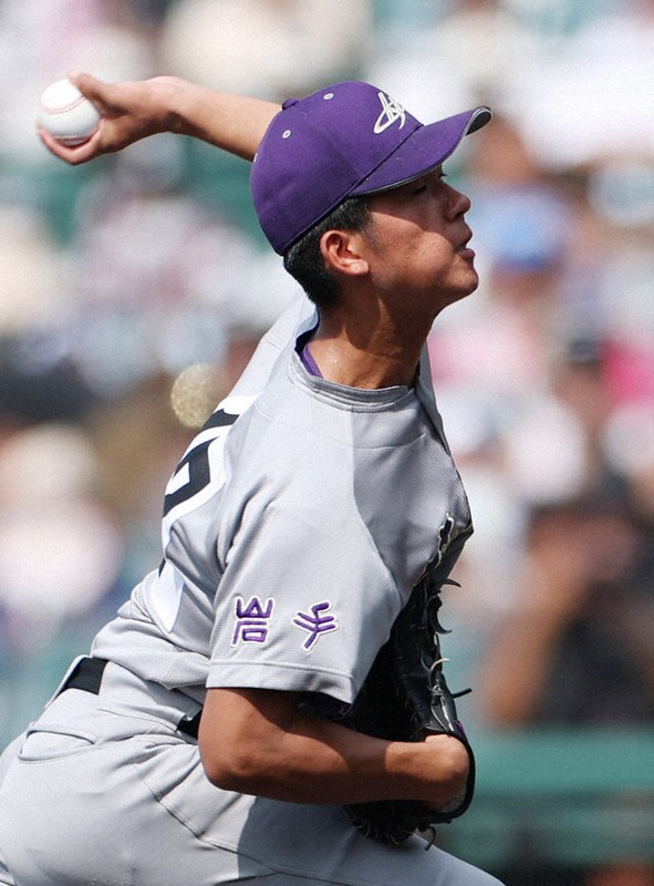 勝敗分けた好守 投げるだけじゃない花巻東の「17」 夏の甲子園 | 毎日新聞