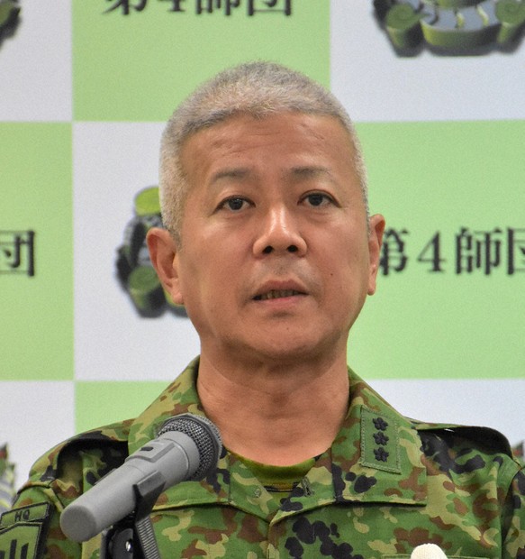 陸自第4師団長、前島陸将が着任 「即応体制高める」 ／大分 | 毎日新聞
