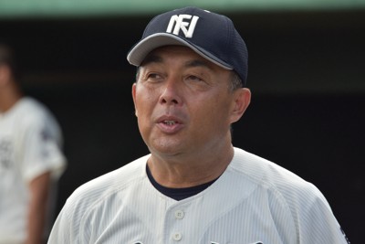 西日本短大付の西村慎太郎監督＝福岡県久留米市で2025年7月27日、林大樹撮影