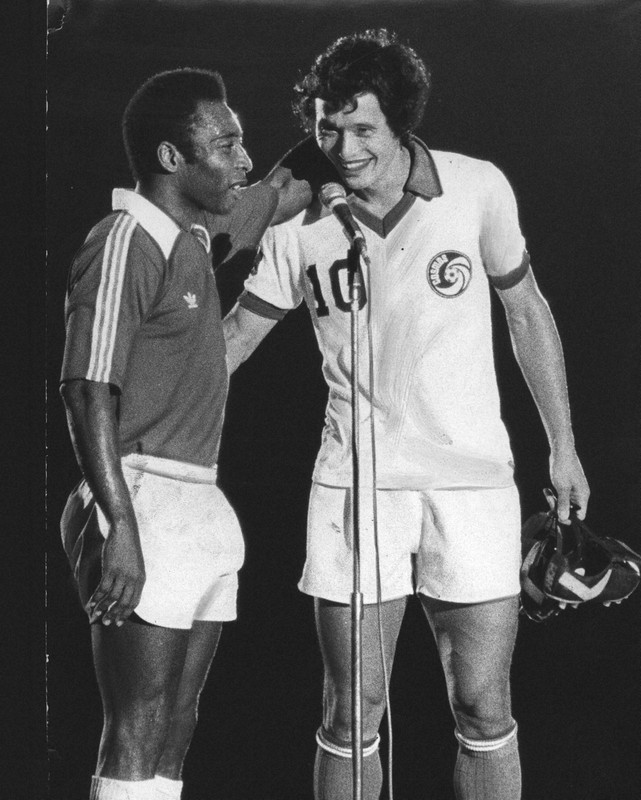 当てるぞ」 レジェンドカメラマンが受けた釜本邦茂さんのいたずら