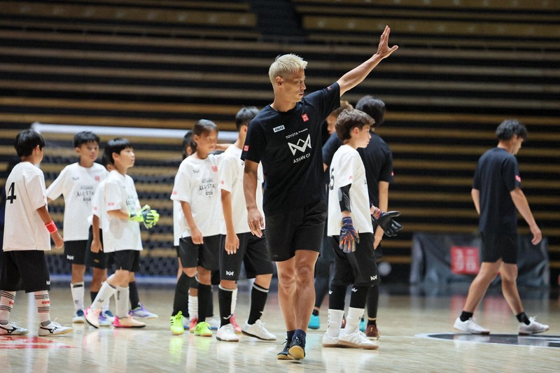 本田圭佑さん考案の育成年代4人制サッカー「4v4」国際大会 タイが優勝