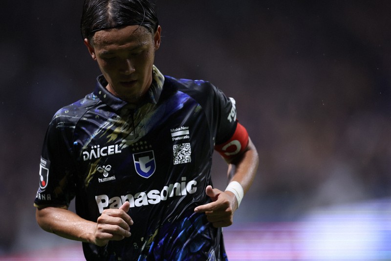 釜本さん死去受け試合前に黙とう サッカーJ1 ガ大阪－岡山 [写真特集2