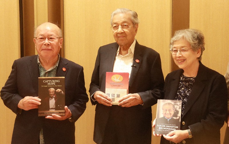 CEO MALAYSIA Dr Mahathir マハティール元首相 マハティール・ビン・モハマドへの講演・登壇なら | 『立ち上がれ日本