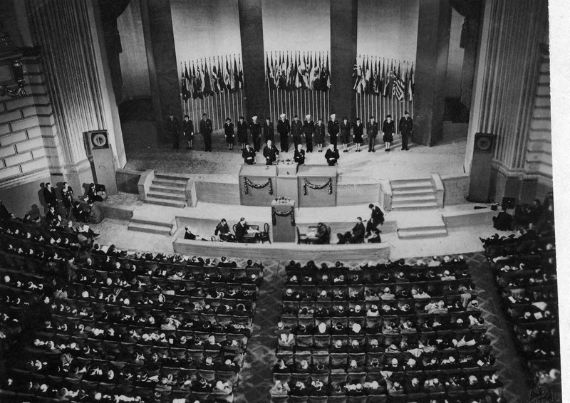 社説：戦後80年 混迷する世界 「法の支配」を秩序の力に | 毎日新聞