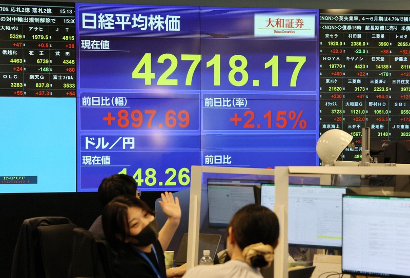海外勢「買い越し」、アベノミクス期に匹敵 日経平均最高値の背景