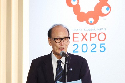 基調講演する日本原水爆被害者団体協議会の金本弘代表理事＝大阪市此花区で2025年8月12日午前10時13分、梅田麻衣子撮影