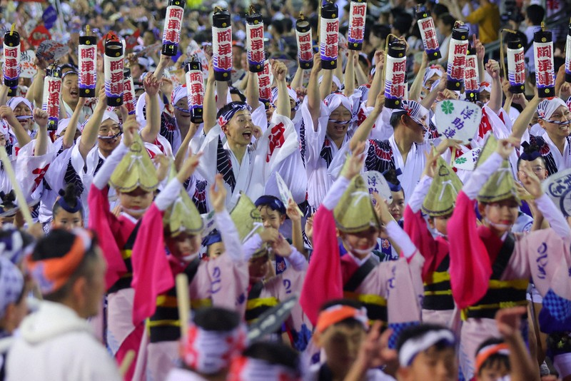 徳島の夏彩る「阿波踊り」開幕 踊り手が華やかな舞を披露 [写真特集1