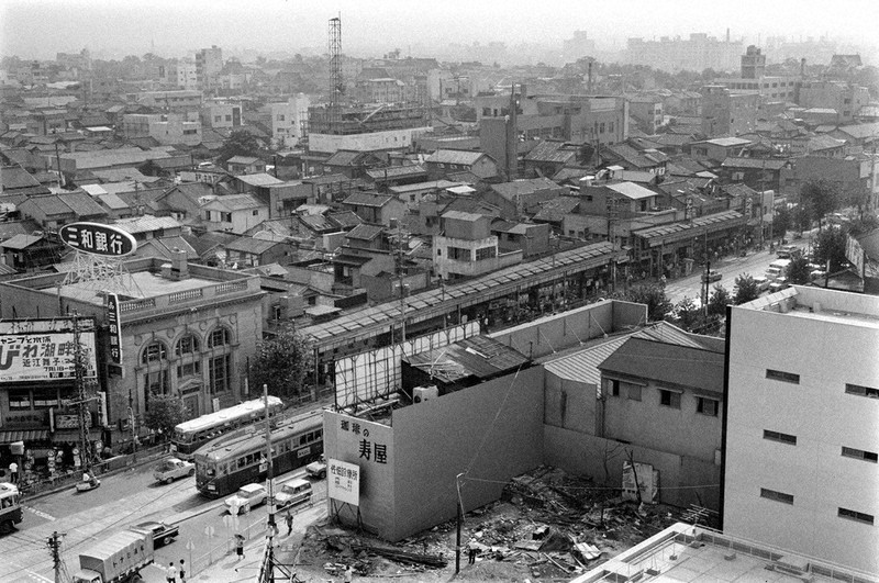 大阪毎日写真ニュース 昭和16・1～6 れとろ探訪：上六の繁華街 ／大阪 | 毎日新聞