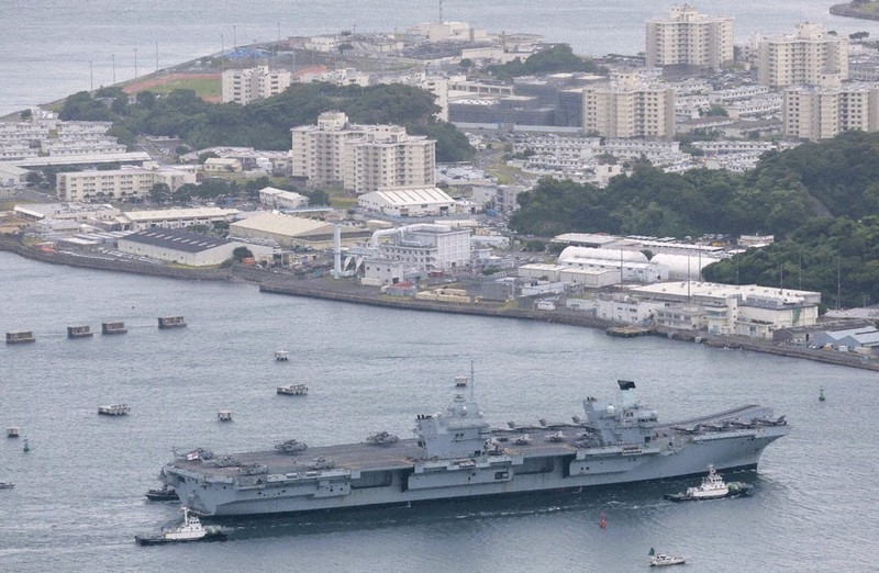 英空母：英空母、横須賀に寄港 艦載機、海自護衛艦へ発着 | 毎日新聞