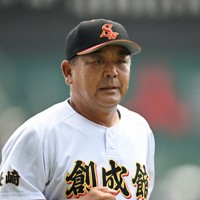 【創成館－神村学園】創成館の稙田龍生監督＝阪神甲子園球場で2025年8月13日、西夏生撮影