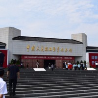 北京市郊外、盧溝橋の近くにある「中国人民抗日戦争記念館」＝2025年7月8日午後3時14分、河津啓介撮影