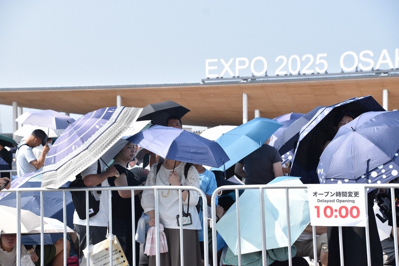 帰宅困難、70年大阪万博でも 4200人が会場で野宿、一夜明かす | 毎日新聞